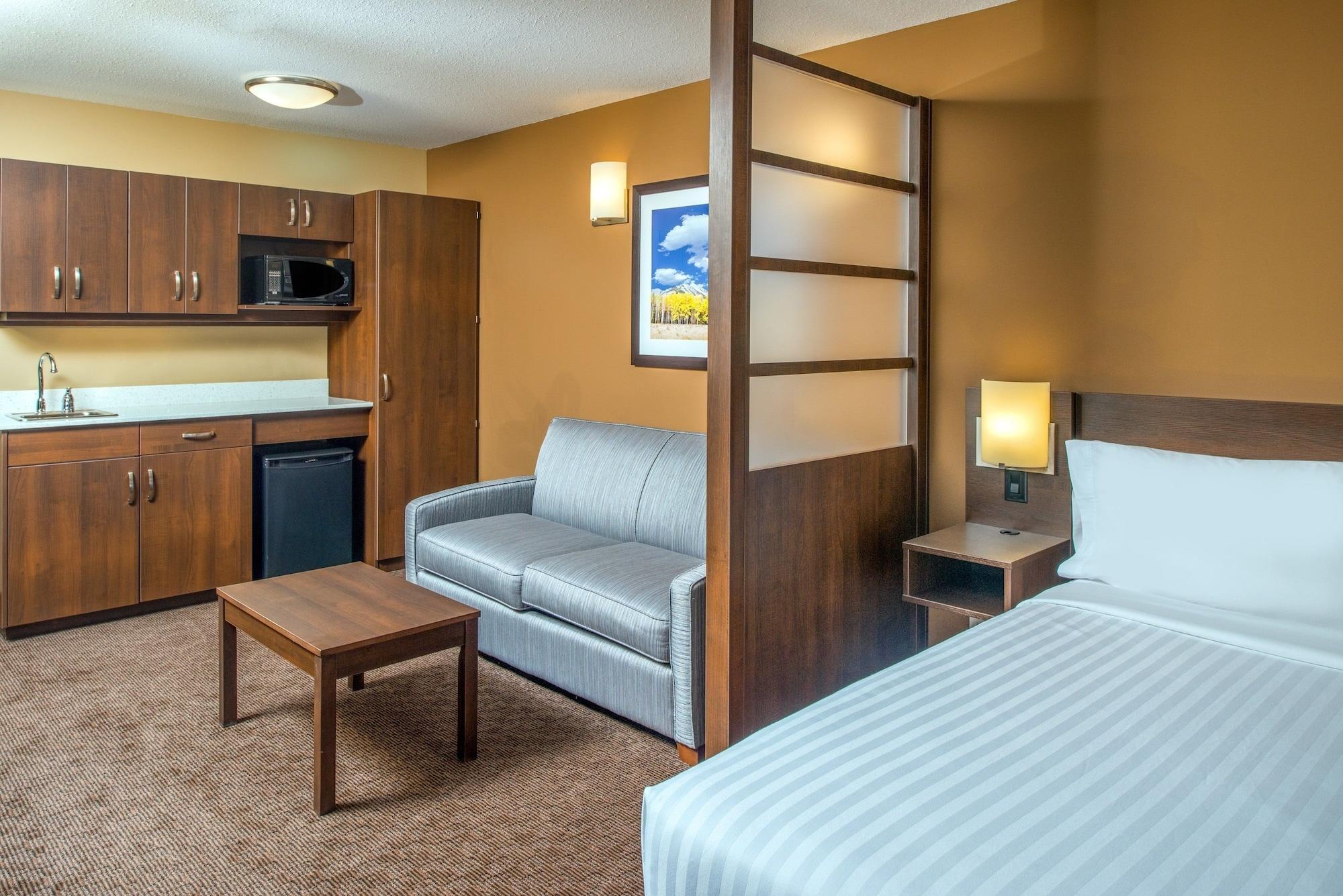 Microtel Inn & Suites By Wyndham Red Deer Exteriér fotografie