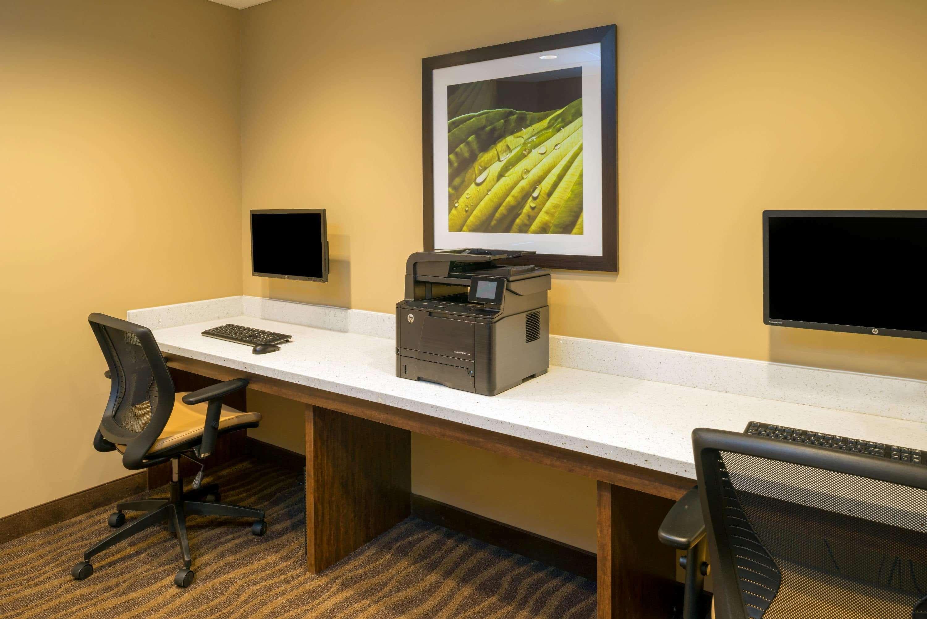 Microtel Inn & Suites By Wyndham Red Deer Exteriér fotografie