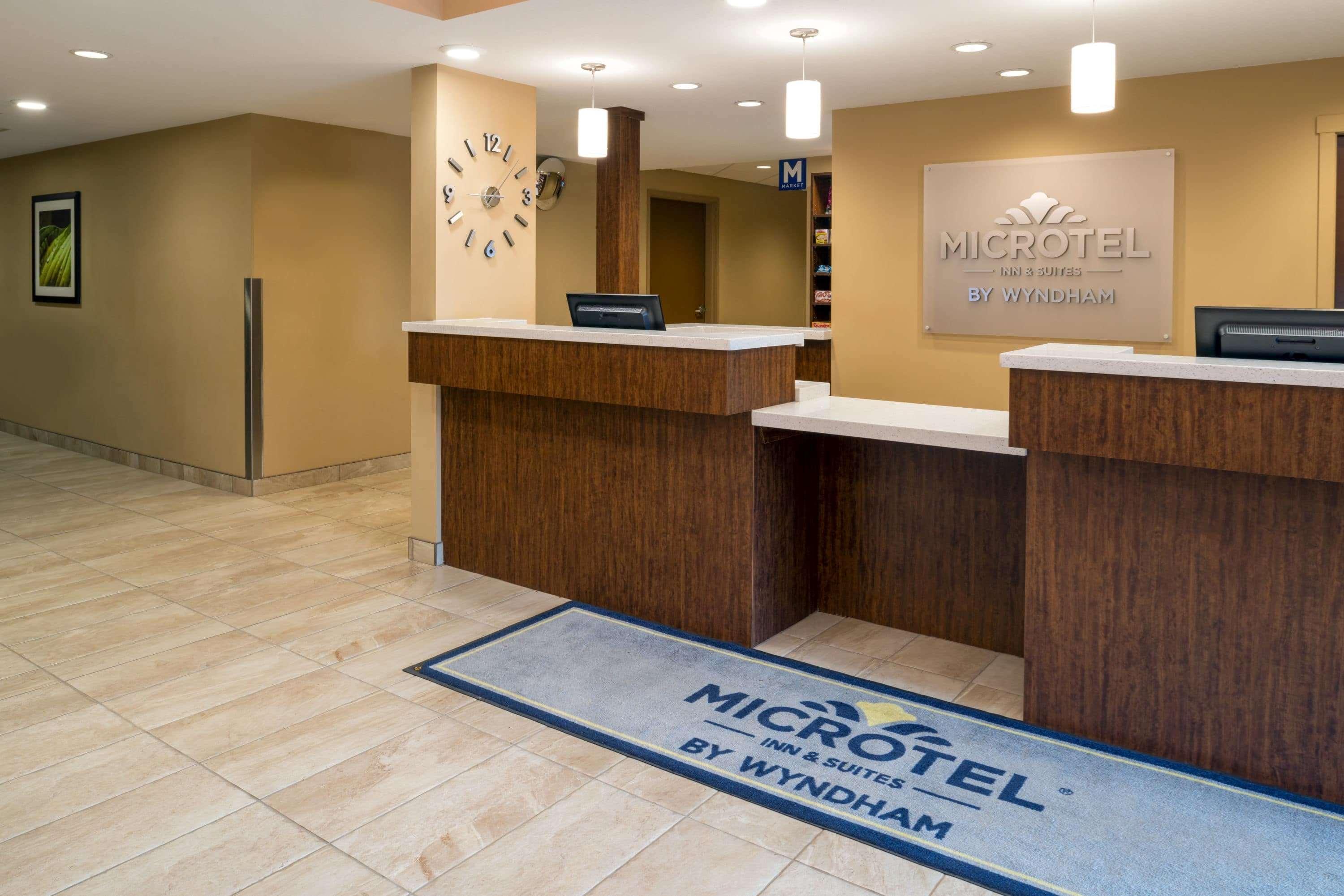 Microtel Inn & Suites By Wyndham Red Deer Exteriér fotografie