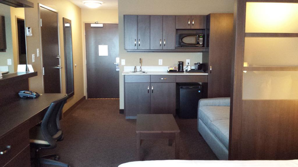 Microtel Inn & Suites By Wyndham Red Deer Pokoj fotografie