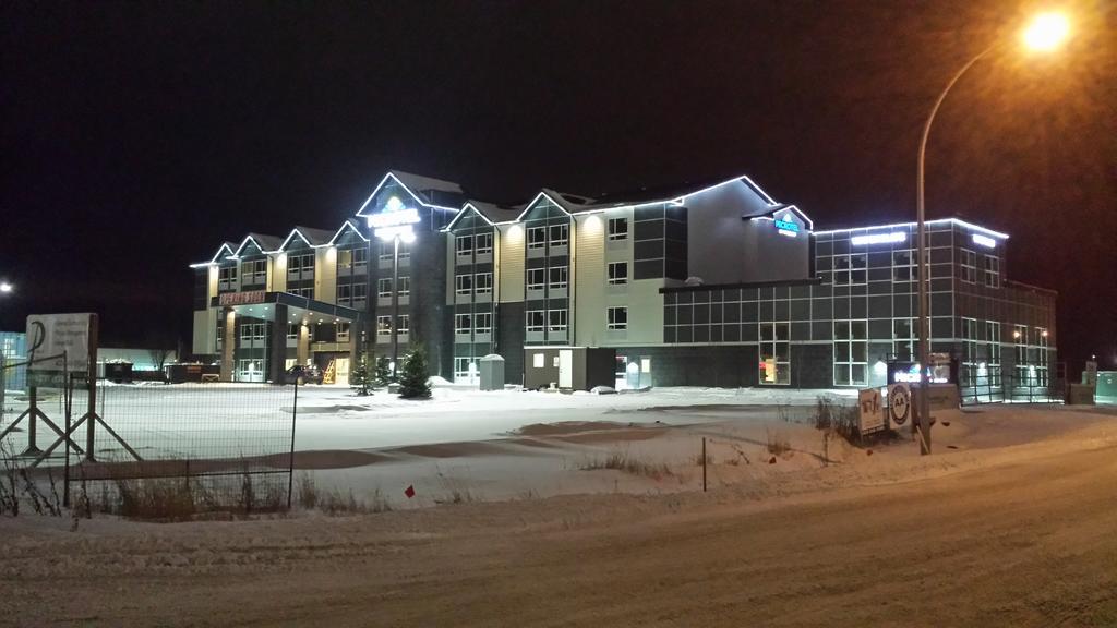 Microtel Inn & Suites By Wyndham Red Deer Exteriér fotografie